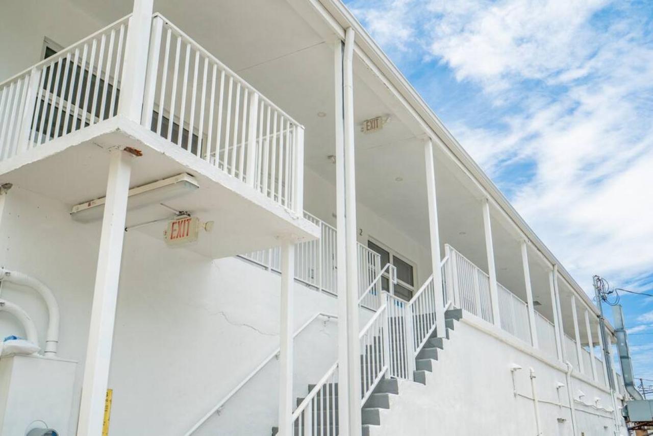 The Purple Pelican Beachfront With Ocean Balcony Unit 1 Φορτ Λόντερντεϊλ Εξωτερικό φωτογραφία